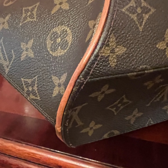 Louis Vuitton Authenticated Ellipse MM Monogram Bag - Picture 11 of 15